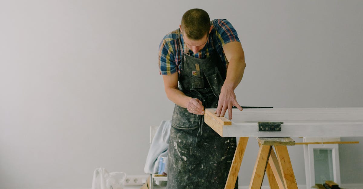 Top Tips for Hiring a Residential Electrician for Installations